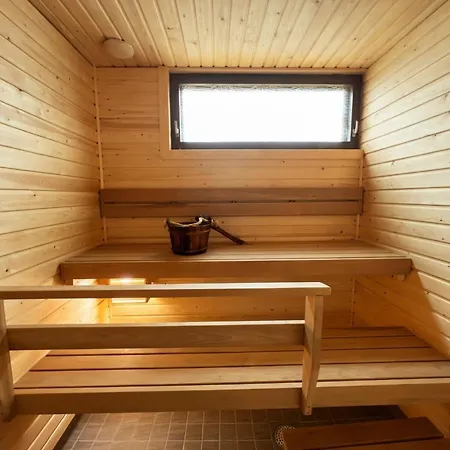 Relaxing Riverside House With Sauna & Fireplace 펜션 *
